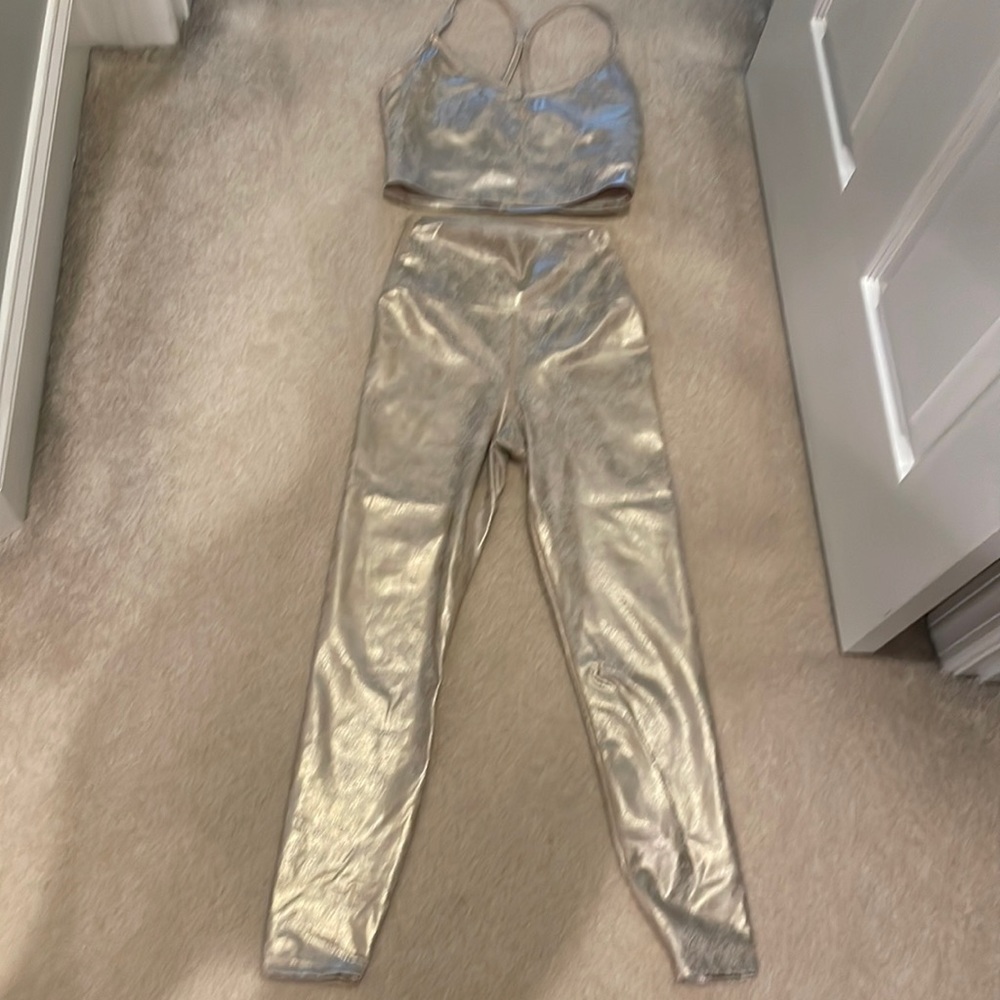Carbon 38 yoga top/leggings set Gold